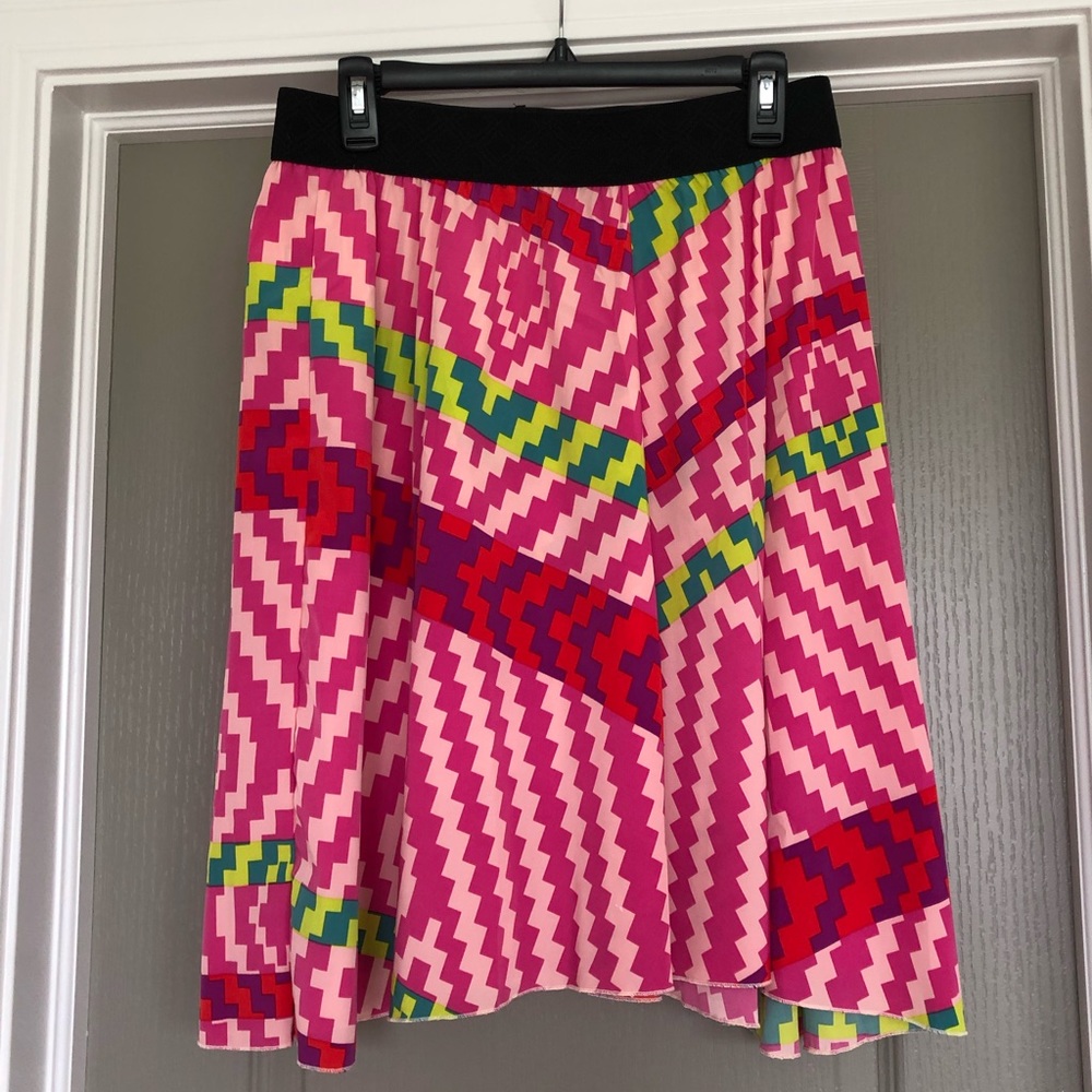 LuLaRoe Skirt. Size M. Fun Geometric Pattern!